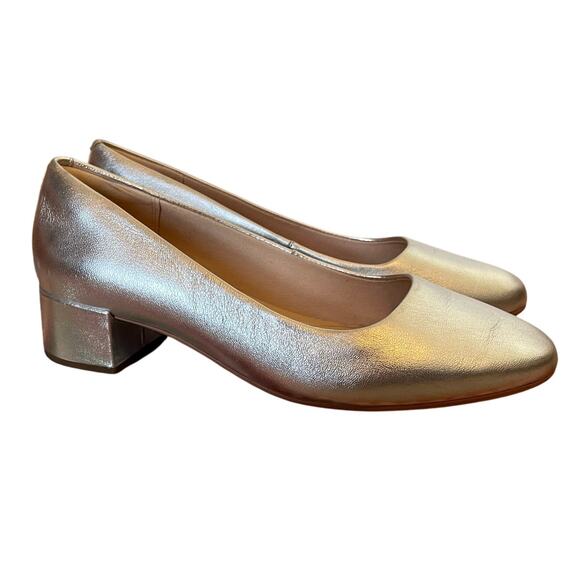 Clarks Shoes - Clarks Silver Leather Pumps SZ 8.5 Round Toe Metallic Classic Heels Formal Event
